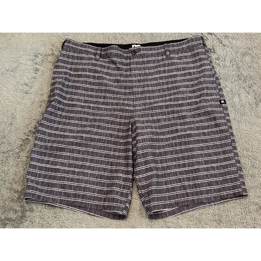 DC Shoes Shorts Mens 38 Bermuda Gray Striped Flat Front Casual Skater Y2K